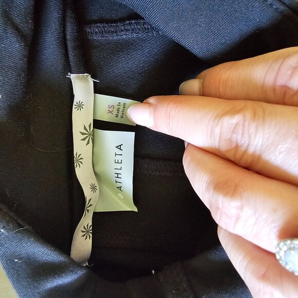 Athleta Women's Black Zip up Workout Top Jacket hooded size XS - Picture 8 of 10